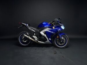 YAMAHA R3