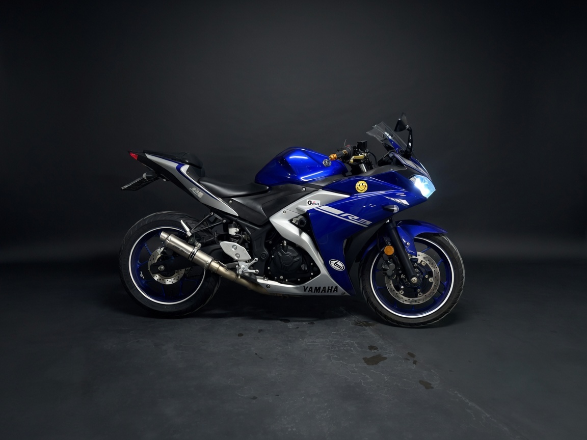 YAMAHA R3