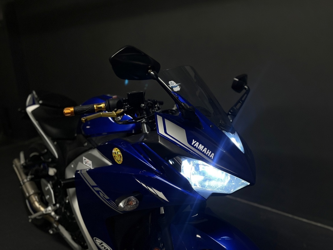 YAMAHA R3