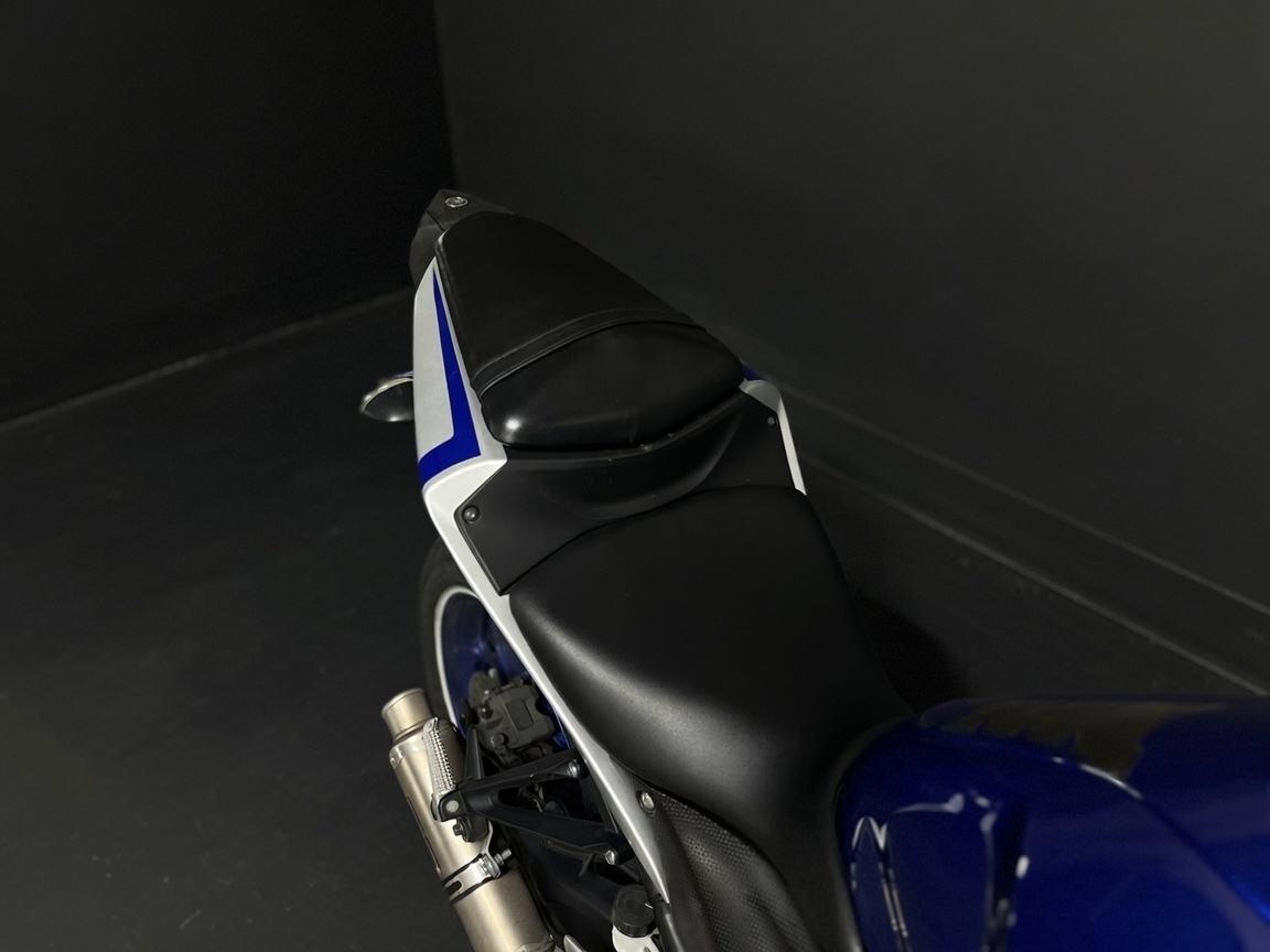 YAMAHA R3