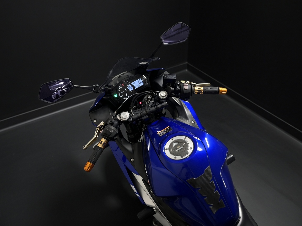 YAMAHA R3