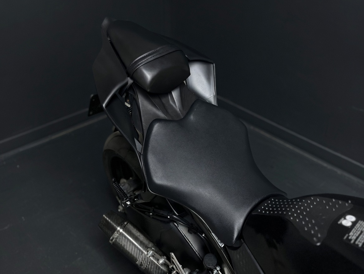 YAMAHA R6