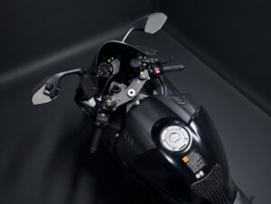 YAMAHA R6