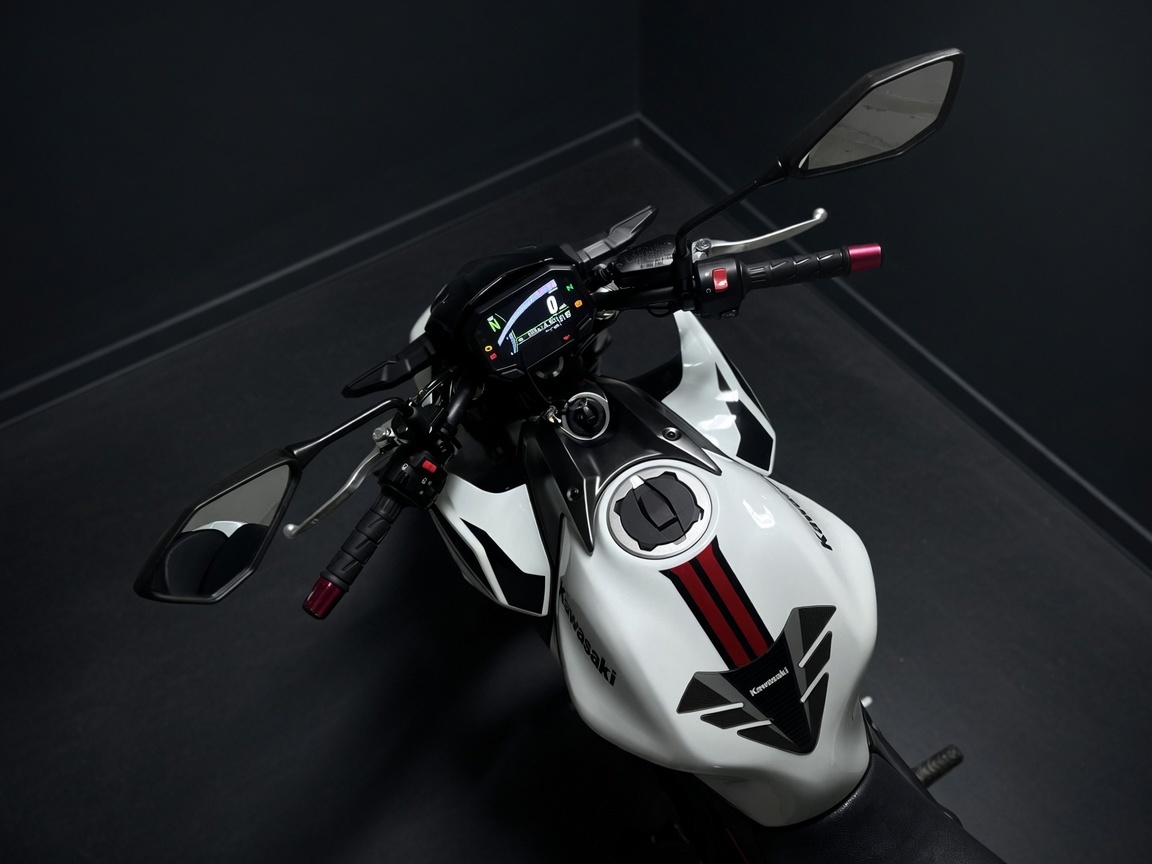 KAWASAKI Z650