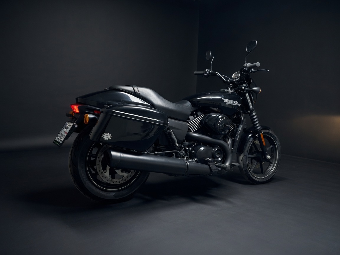 HARLEY-DAVIDSON STREET ROD 750