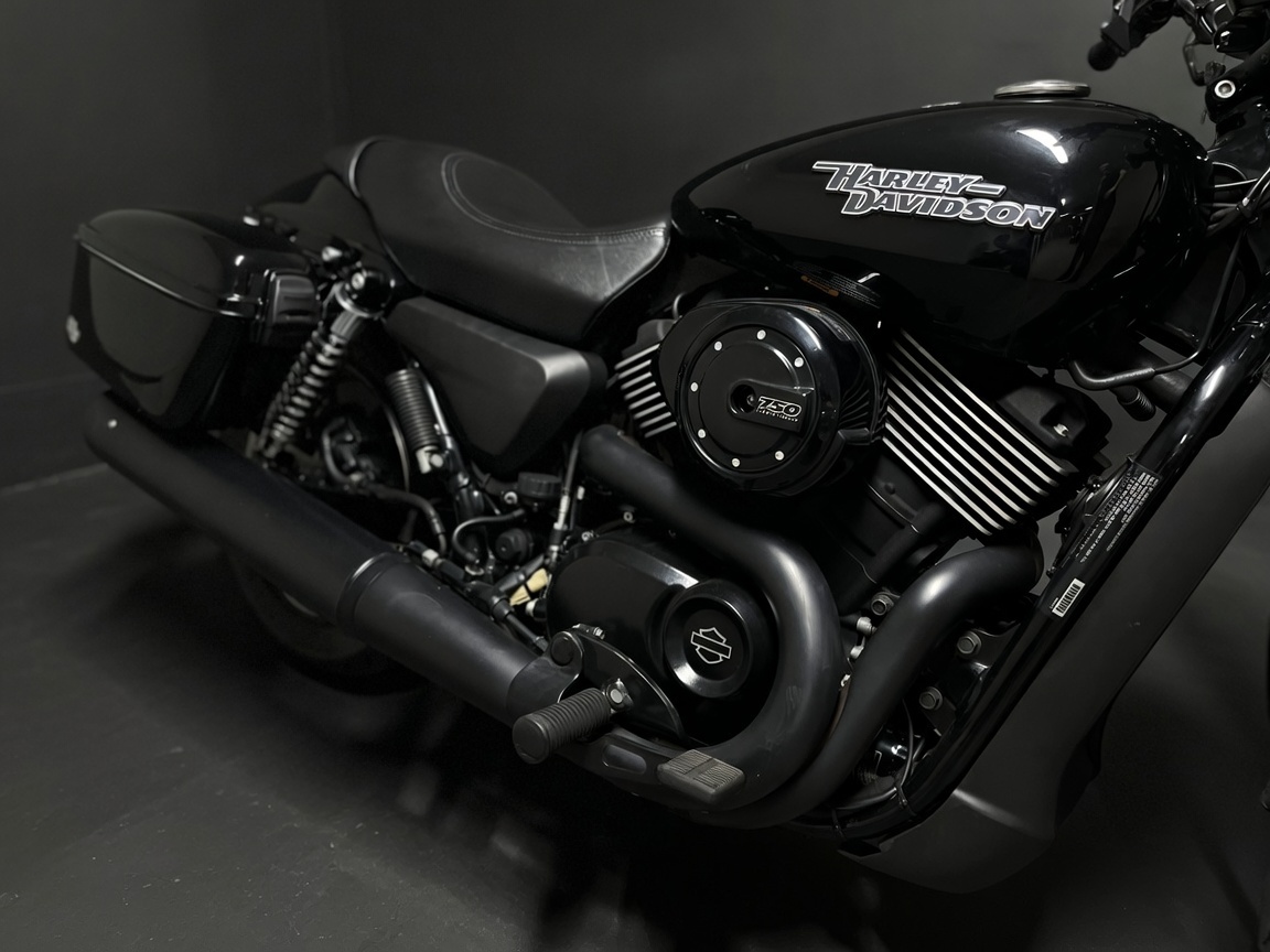 HARLEY-DAVIDSON STREET ROD 750